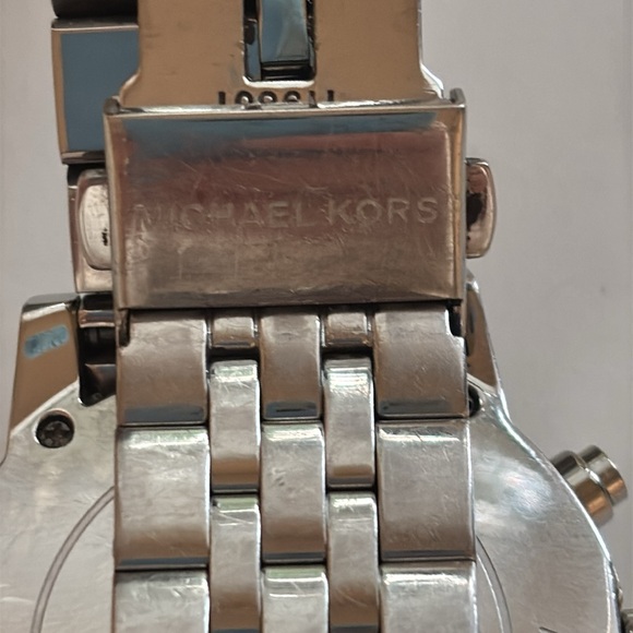 MICHAEL KORS Ritz Chronograph chrome date watch 5020 EUC - Picture 5 of 12